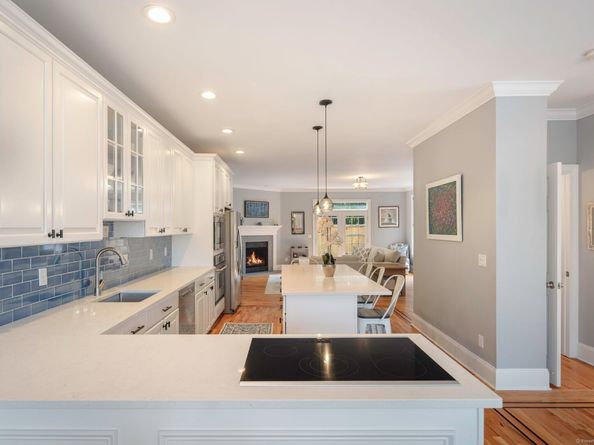 49 Thorpe Street, Fairfield CT 06824