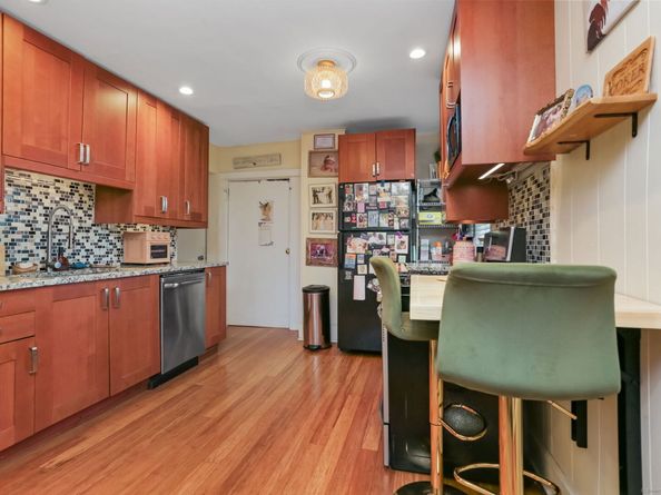 19 Waverly Place, Stamford CT 06902