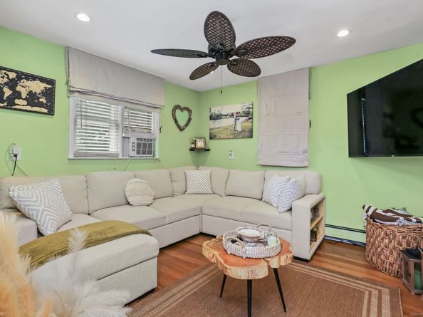 19 Waverly Place, Stamford CT 06902