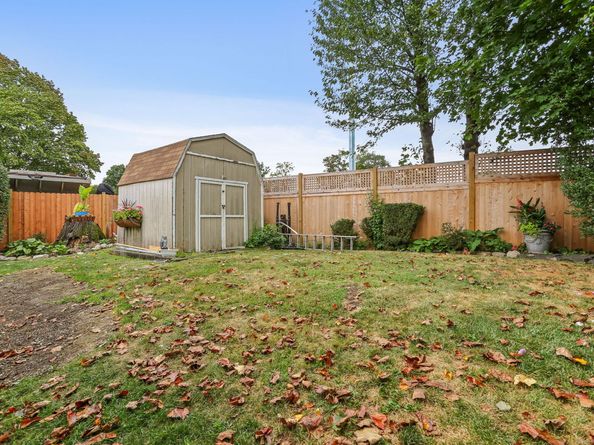 19 Waverly Place, Stamford CT 06902