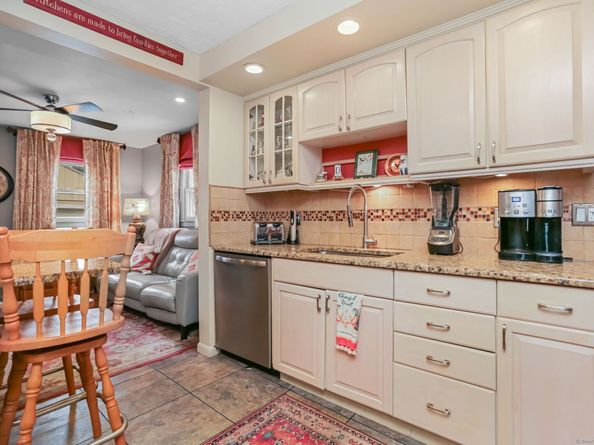 19 Waverly Place, Stamford CT 06902