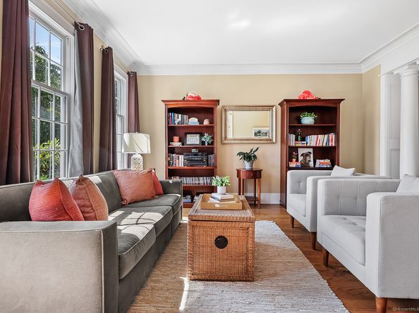 305 S Gate Lane, Fairfield CT 06890