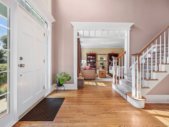 305 S Gate Lane, Fairfield CT 06890