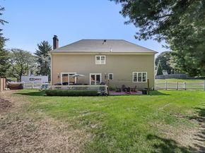 305 S Gate Lane, Fairfield CT 06890