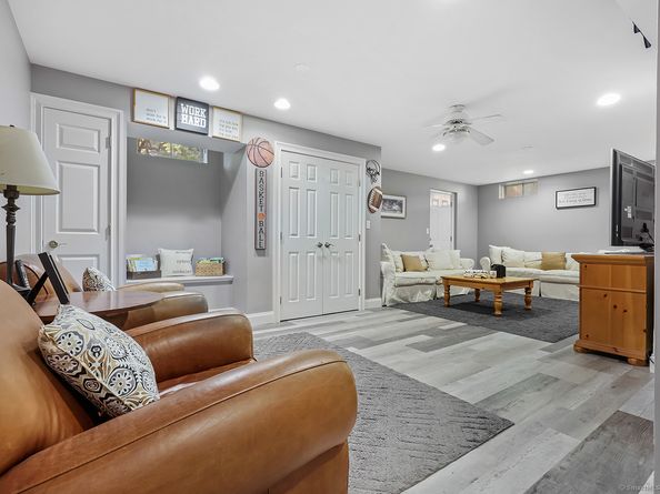 305 S Gate Lane, Fairfield CT 06890