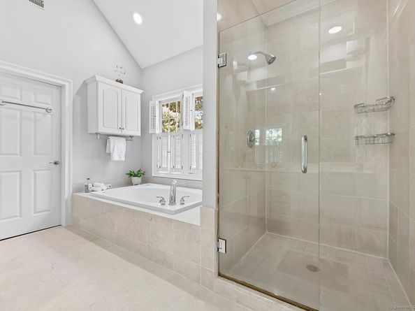 305 S Gate Lane, Fairfield CT 06890