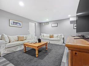 305 S Gate Lane, Fairfield CT 06890