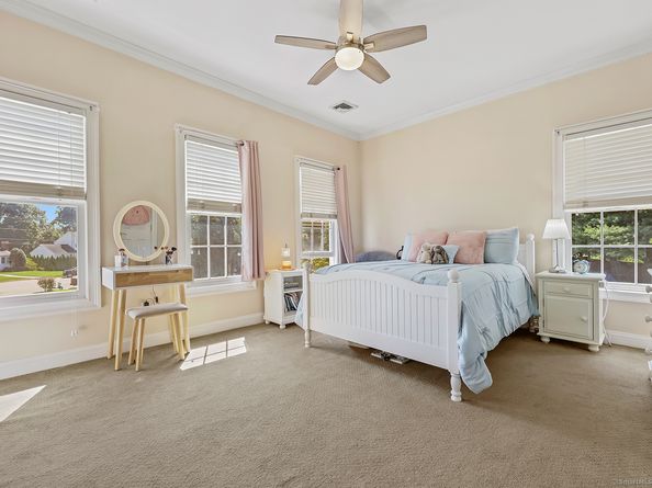 305 S Gate Lane, Fairfield CT 06890
