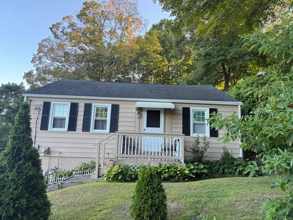 2 Congress Avenue, Shelton CT 06484