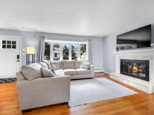 4 Soundview Avenue, Trumbull CT 06611