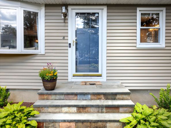 4 Soundview Avenue, Trumbull CT 06611
