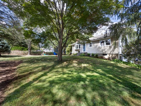 4 Soundview Avenue, Trumbull CT 06611