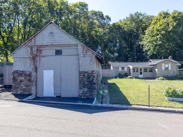 41 Wakemore Street, Darien CT 06820