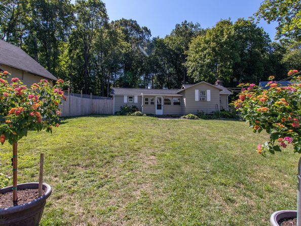 41 Wakemore Street, Darien CT 06820