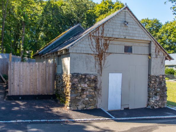 41 Wakemore Street, Darien CT 06820