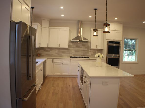 63 Flat Rock Drive, Easton CT 06612