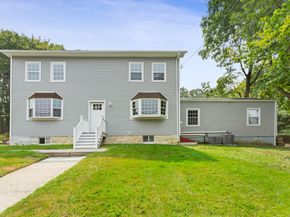 401 Unity Road, Trumbull CT 06611