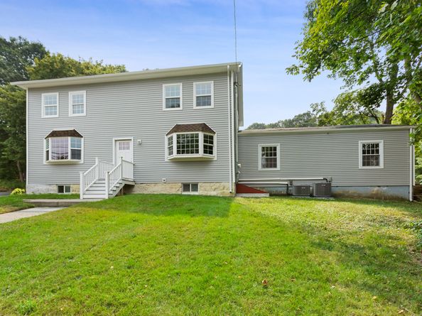 401 Unity Road, Trumbull CT 06611