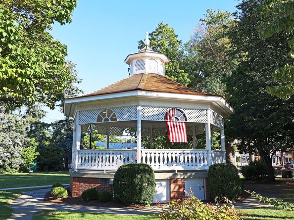 972 S Pine Creek Road 972, Fairfield CT 06824