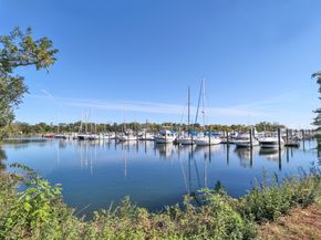 972 S Pine Creek Road 972, Fairfield CT 06824