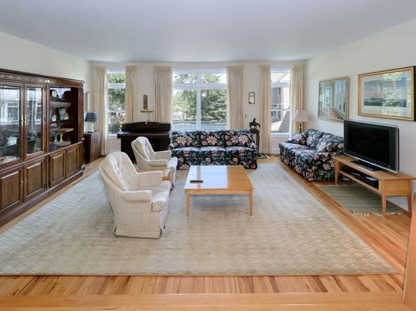 972 S Pine Creek Road 972, Fairfield CT 06824
