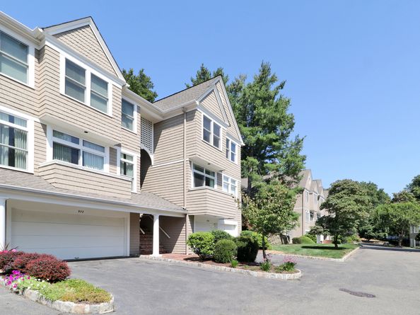 972 S Pine Creek Road 972, Fairfield CT 06824
