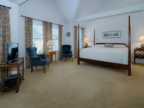 972 S Pine Creek Road 972, Fairfield CT 06824