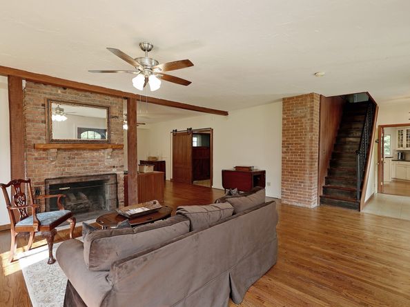 44 E Ridge Road, Ridgefield CT 06877