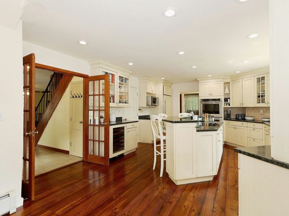 44 E Ridge Road, Ridgefield CT 06877