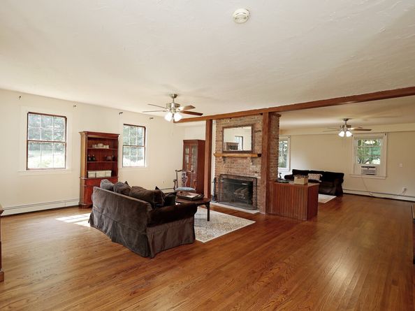 44 E Ridge Road, Ridgefield CT 06877
