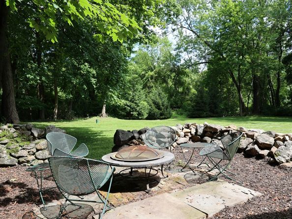 44 E Ridge Road, Ridgefield CT 06877