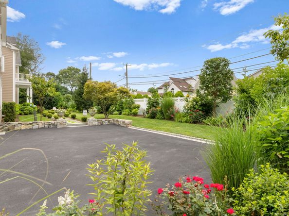 354 Oaklawn Avenue, Stamford CT 06905