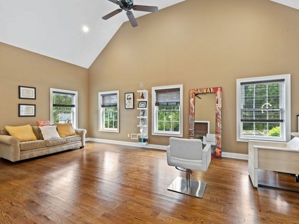 354 Oaklawn Avenue, Stamford CT 06905