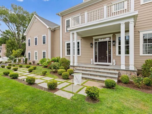 354 Oaklawn Avenue, Stamford CT 06905