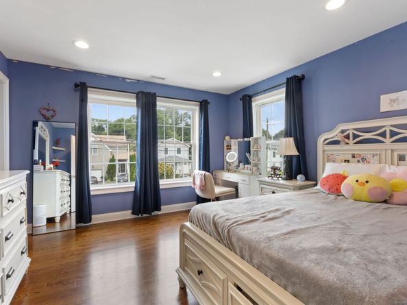 354 Oaklawn Avenue, Stamford CT 06905