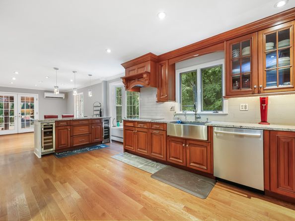9 Allen Court, Norwalk CT 06851