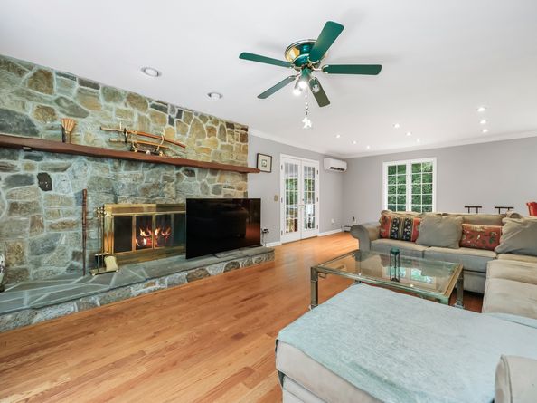 9 Allen Court, Norwalk CT 06851