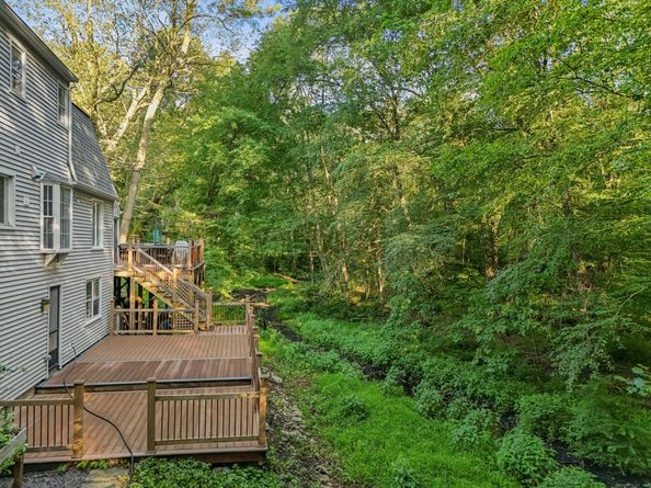 9 Allen Court, Norwalk CT 06851