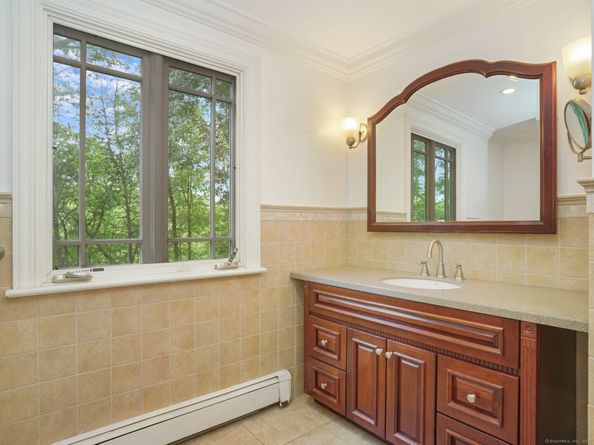 11 Dundee Road, Stamford CT 06903