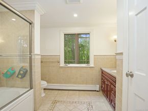 11 Dundee Road, Stamford CT 06903