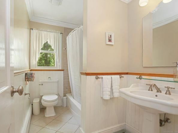 11 Dundee Road, Stamford CT 06903