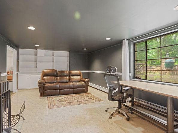 11 Dundee Road, Stamford CT 06903