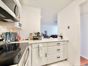 1633 Washington Boulevard 4D, Stamford CT 06902