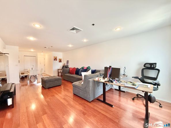 1633 Washington Boulevard 4D, Stamford CT 06902