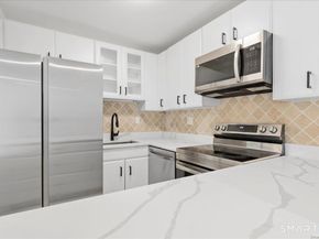 1633 Washington Boulevard 4D, Stamford CT 06902
