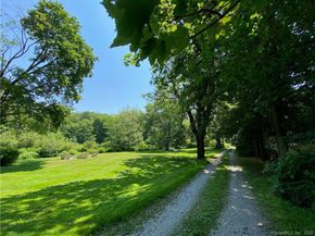 32 Steep Hill Road, Weston CT 06883