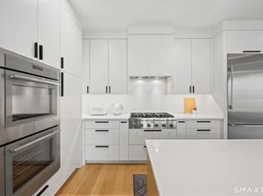 9 White Barns Lane 9, Norwalk CT 06851