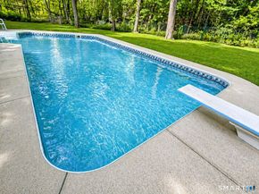18 Ledgewood Road, Redding CT 06896
