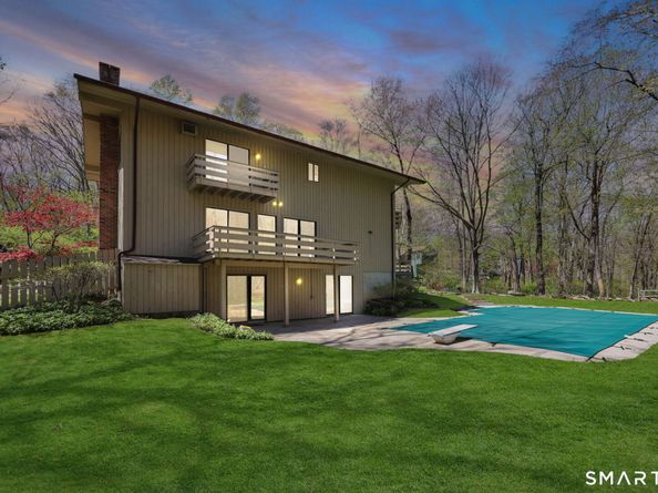 18 Ledgewood Road, Redding CT 06896