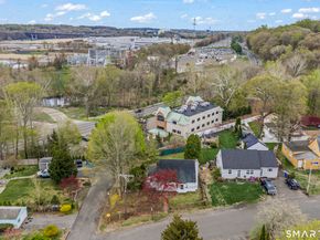 2 Manhassett Trail, Shelton CT 06484